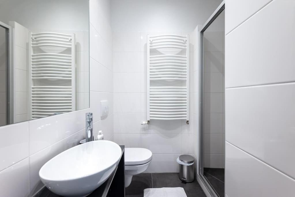 Spacious 2Br Near Attractions By Hm Wien Ngoại thất bức ảnh